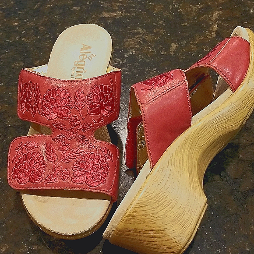 Alegria embroidered wedge sandal EU 38 preowned